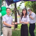 ผู้บริหารมอบรางวัลชนะเลิศเกมส์ Safety Quiz ในงาน Safety Week